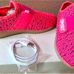 NIB Kids Light Up Shoe Size 31 (13.5)